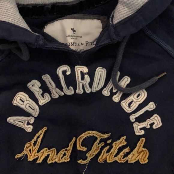 Abercrombie & Fitch classic logo hoodie - Picture 2 of 7